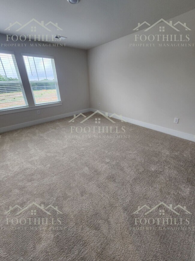 Building Photo - 253 Silo Rdg Dr