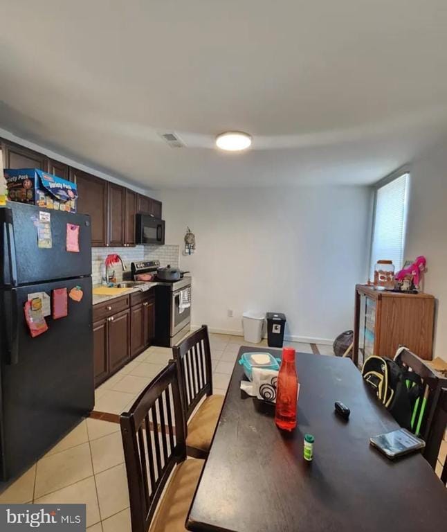 Building Photo - 565 Van Kirk St