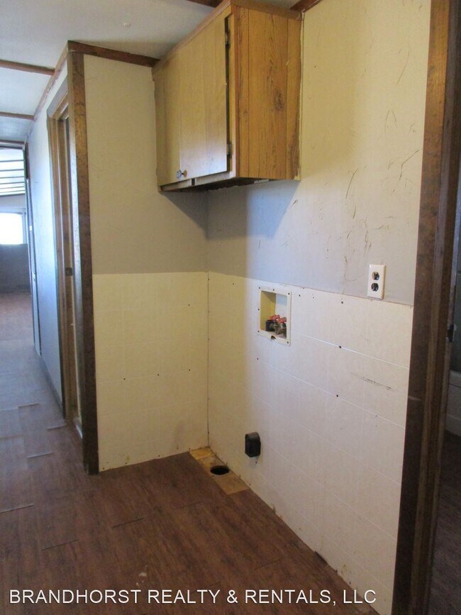 Building Photo - 2 br, 1 bath House - 10851 N. 2440 Rd Weat...