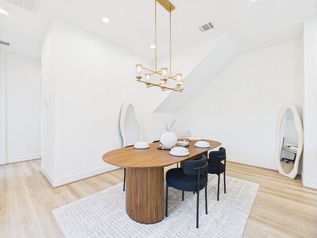 Building Photo - 4306 Idaho St