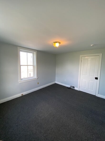 Building Photo - 4448 Orefield Rd