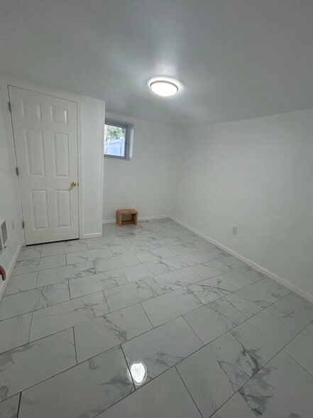 Building Photo - 94 Eaton Pl