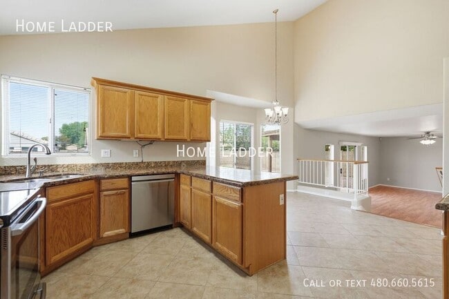 Building Photo - 599 W Country Estates Ave