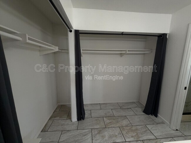 Building Photo - 23357 Glenn Ellen Way