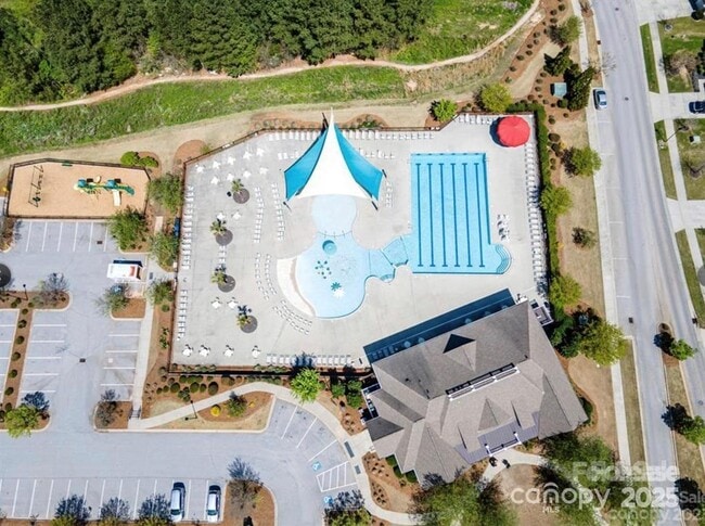 Building Photo - 4406 Carrington Dr