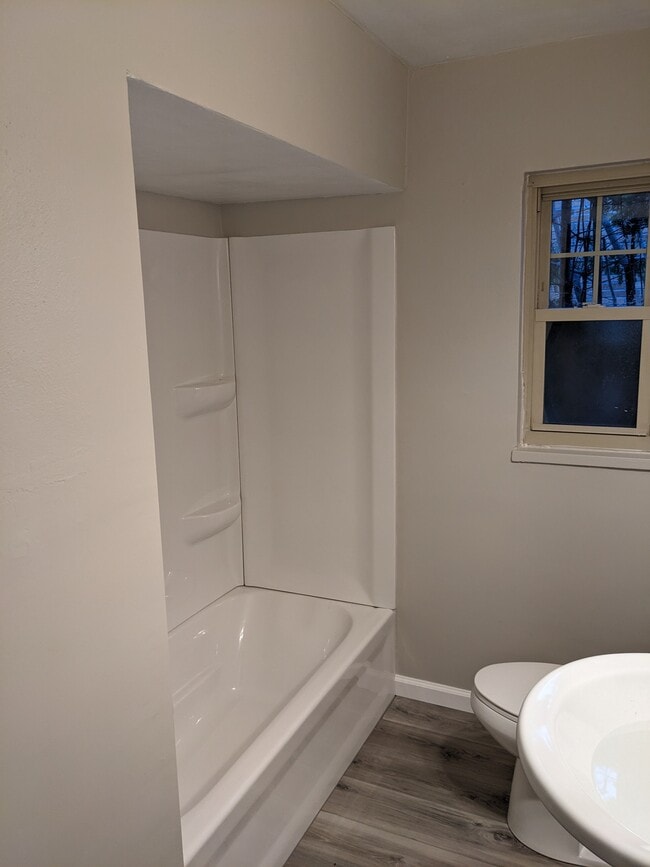 Building Photo - 832 Greenmount Blvd