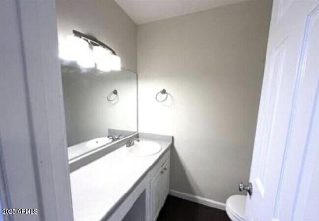 Building Photo - 8055 E Thomas Rd