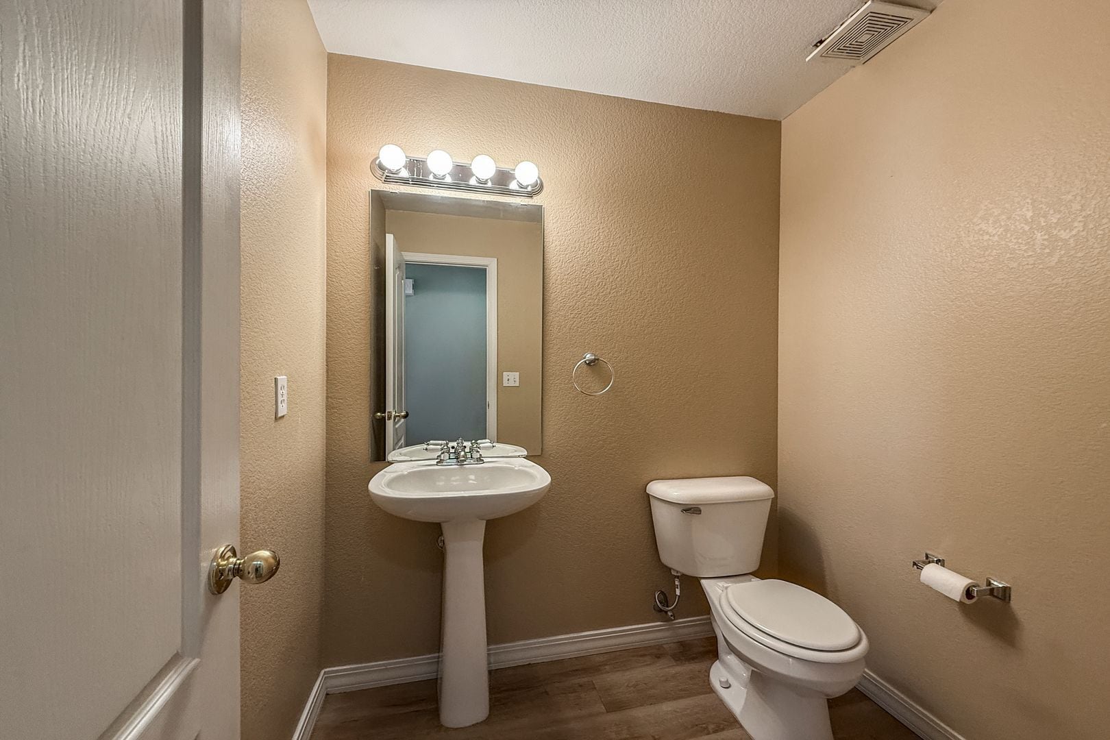 Building Photo - 1419 Red Mountain Dr