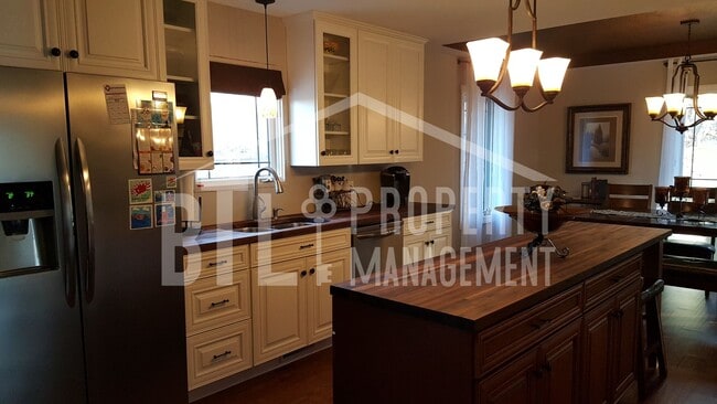 Building Photo - Furnished Kimberling City Duplex! ALL UTIL...