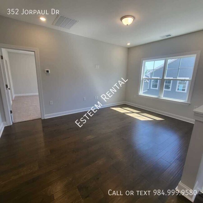 Building Photo - 352 Jorpaul Dr