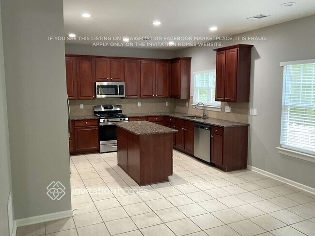 Building Photo - 9331 Opal Dr