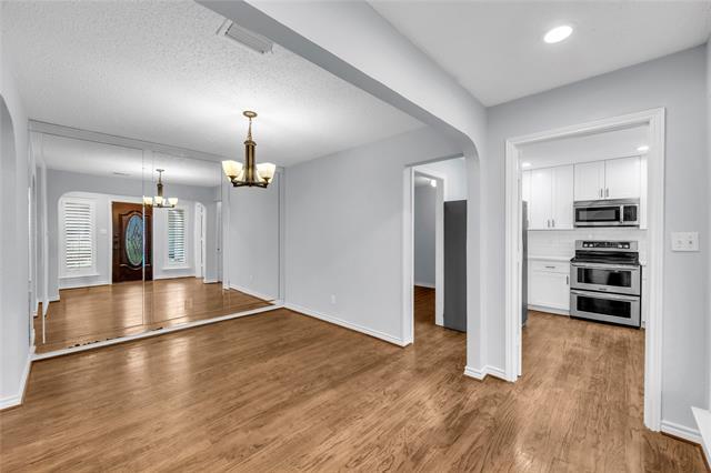 Building Photo - 3109 Lakeside Dr