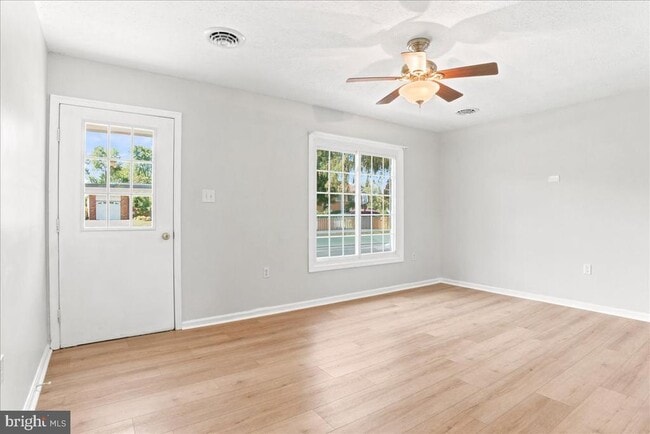 Building Photo - 102 Linwood Ct
