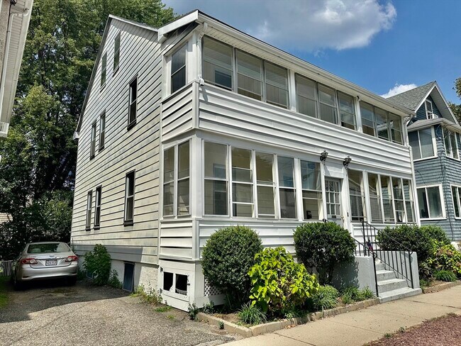 Primary Photo - 65 Walnut St