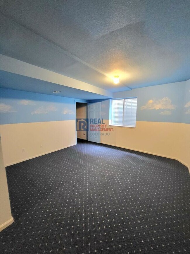 Building Photo - 4759 Waldenwood Dr