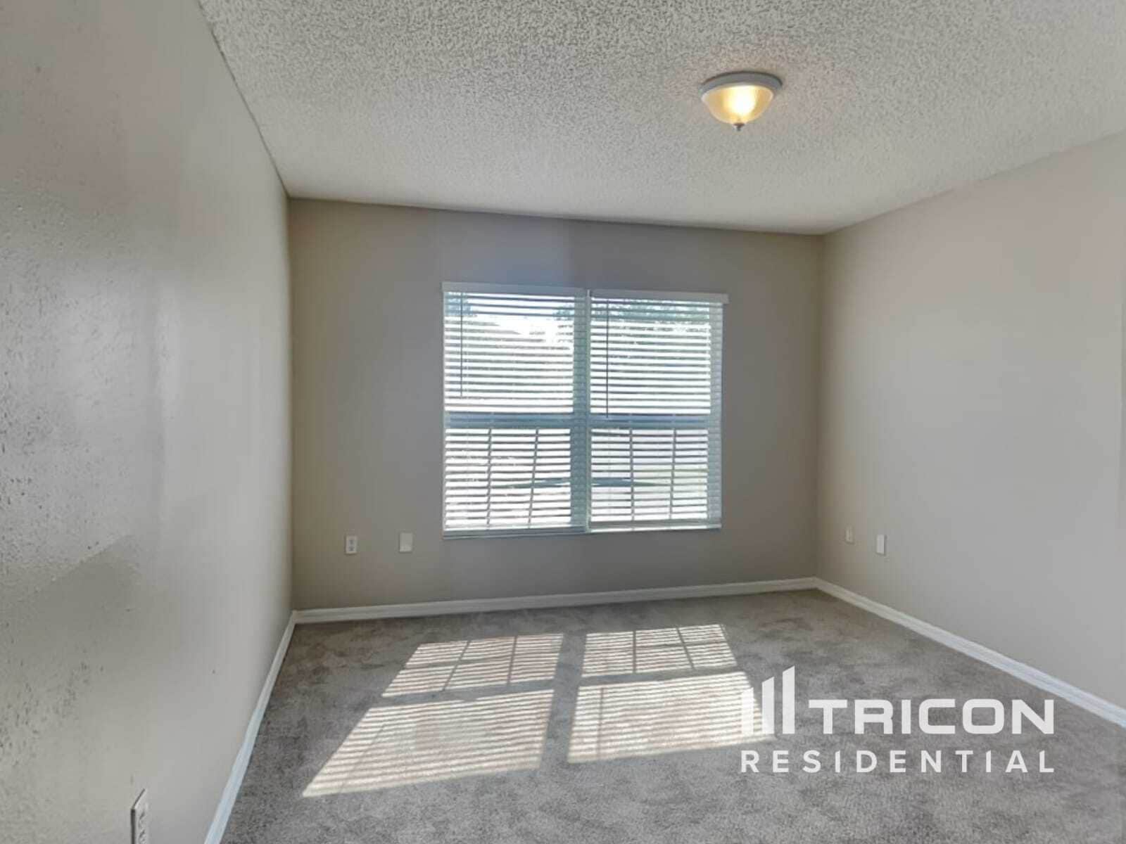 Building Photo - 12610 Lake Vista Dr
