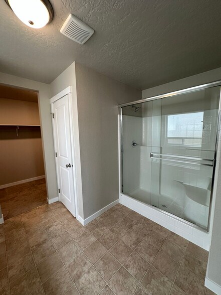 Building Photo - 11398 W Belgrave St