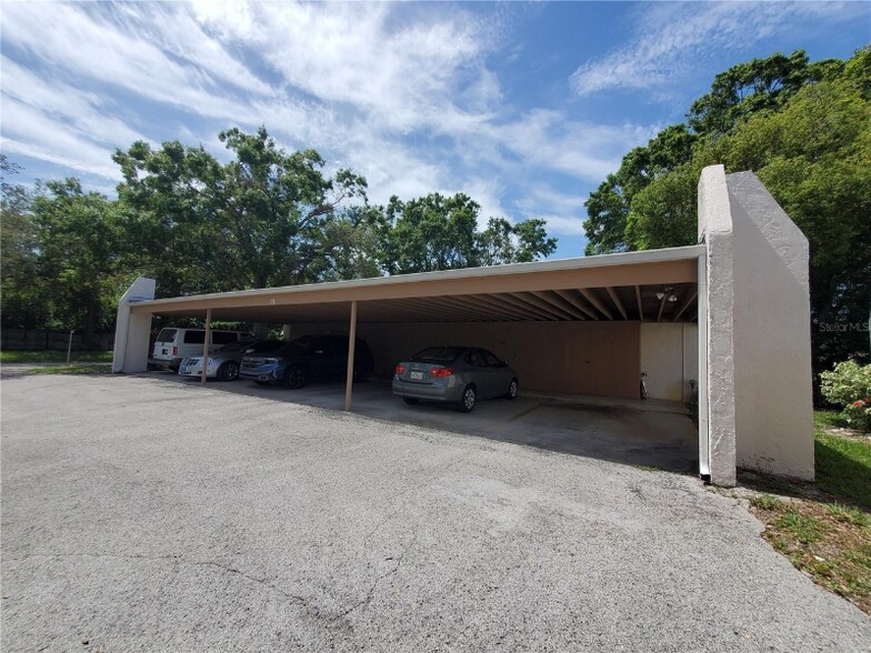 Building Photo - 1406 Arrowhead Cir W