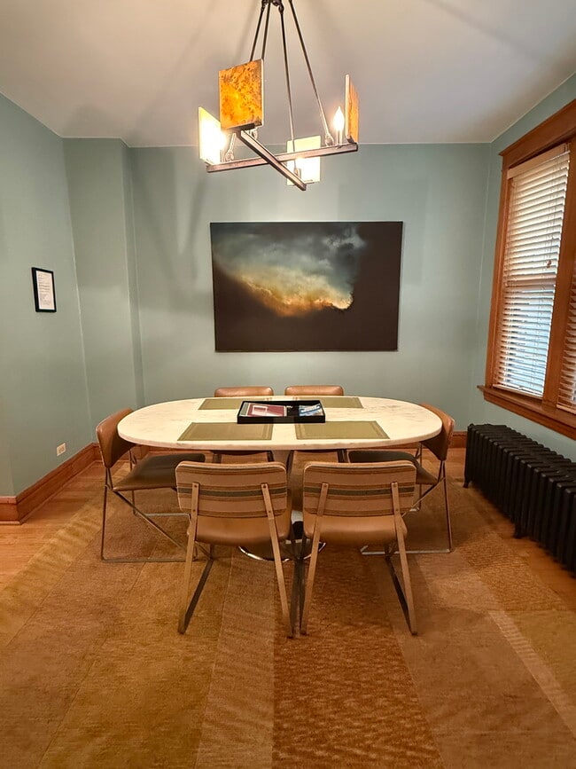 Building Photo - 2134 N Damen Ave