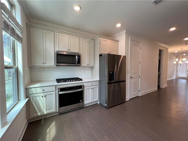 Building Photo - 2426 Figaro Dr