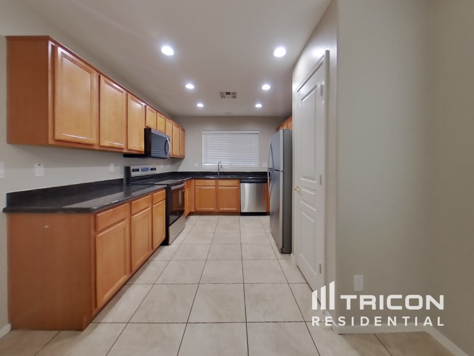 Building Photo - 44181 W Lindgren Dr