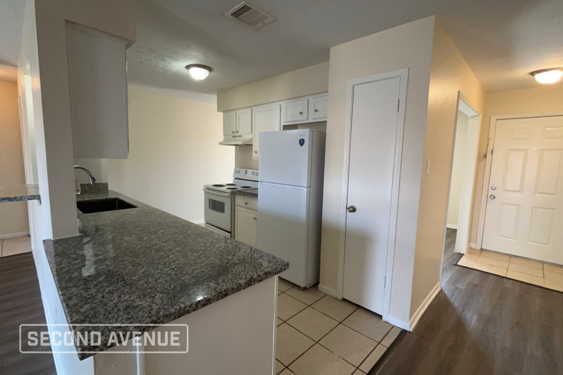 Building Photo - 7706 Waterchase Dr