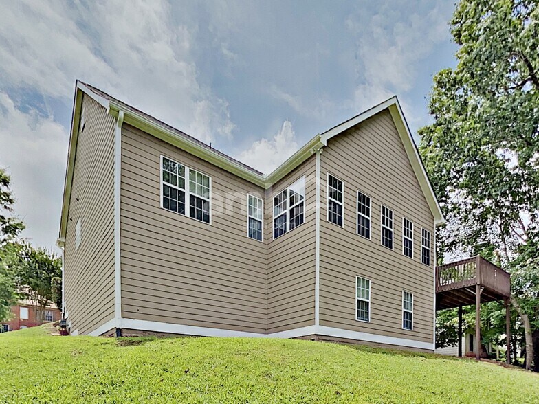 Building Photo - 997 Bridge Mill Ave