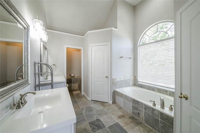 Building Photo - 1940 Robin Ln