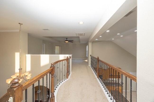 Building Photo - 2404 Heather Glen Dr