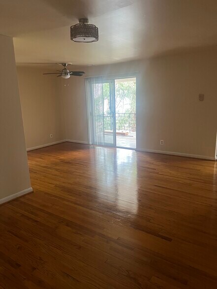 Building Photo - 6007 Park Heights Ave