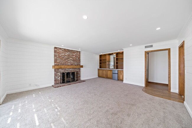 Building Photo - Ocean View Home