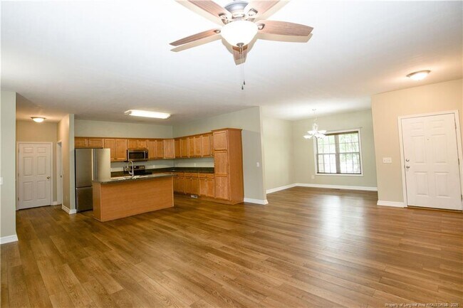 Building Photo - 110 Willow Creek Ln