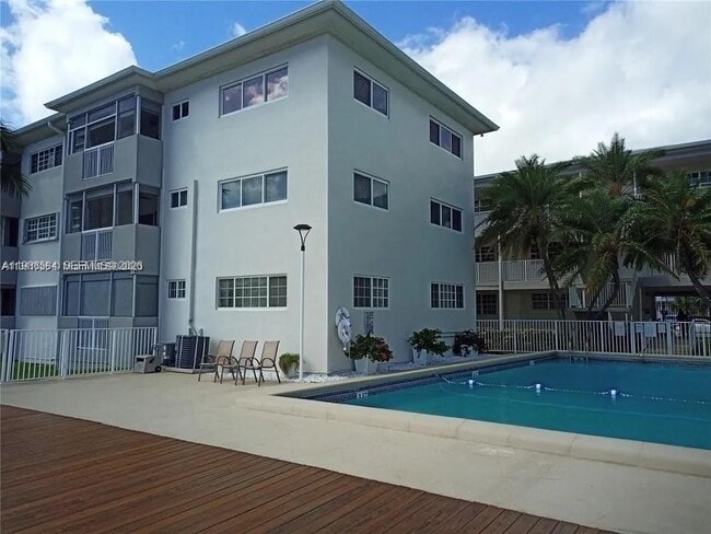 Building Photo - 462 Golden Isles Dr