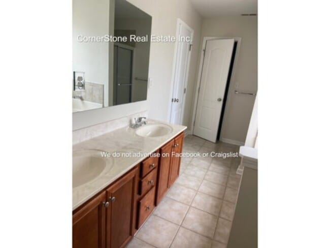 Building Photo - 50 Breezewood Dr