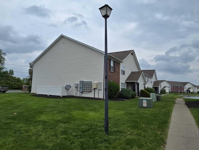 Building Photo - 5613 Cedar Springs Rd
