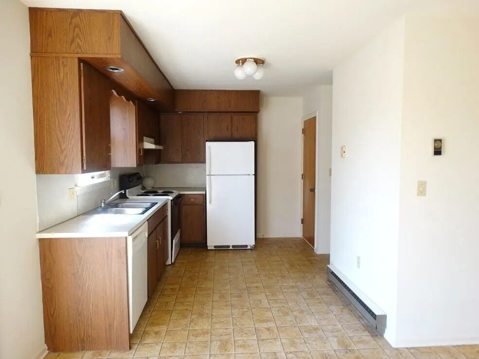 Building Photo - 313 Fulton St