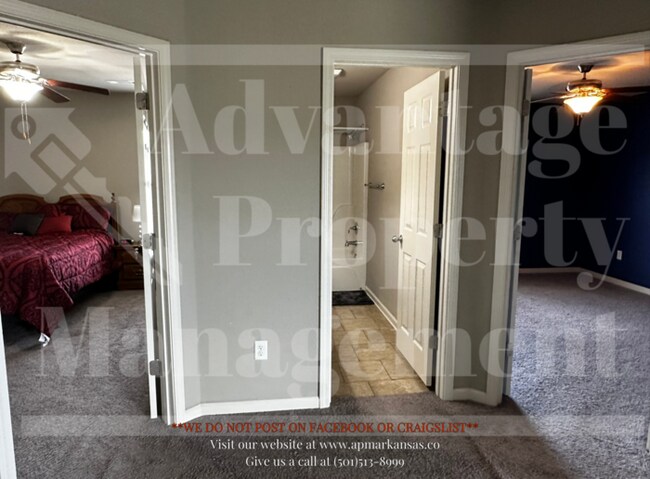 Building Photo - Two-Story home located in the vibrant city...