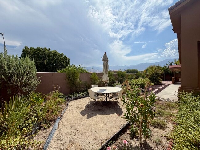 Building Photo - 31865 San Eljay Ave