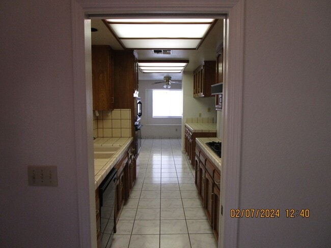 Building Photo - Southwest Bakersfield House with Pool