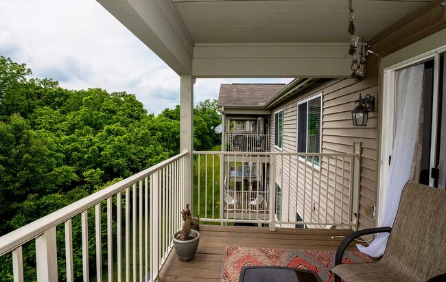 Building Photo - 2367 Twelve Oaks Dr