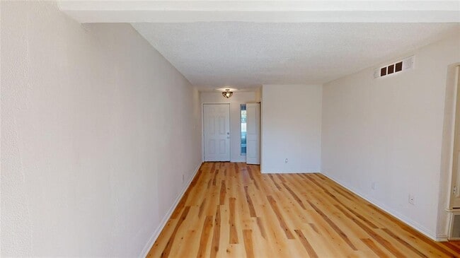 Building Photo - 2705 Windswept Cove