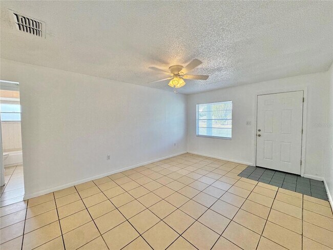 Building Photo - 2575 Elm Ave