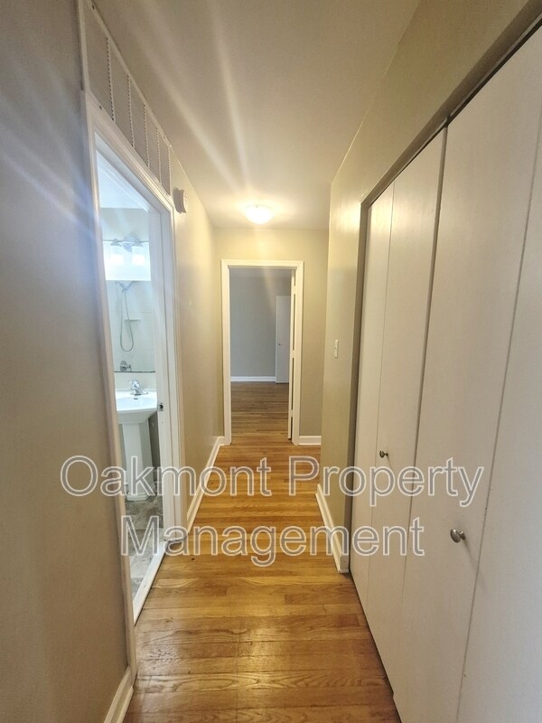 Building Photo - 2404 Barracks Ct