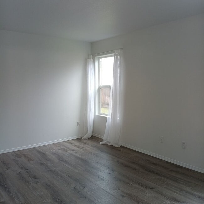 Building Photo - Beautiful Home Available In Bridal Springs Community!