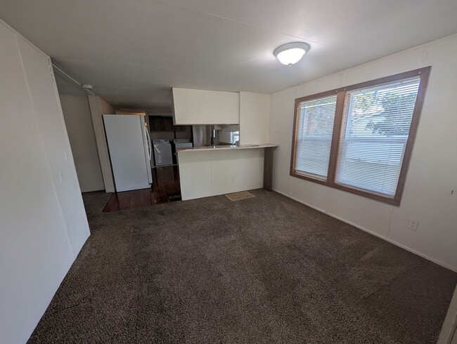 Building Photo - 2021 Grelle Ave