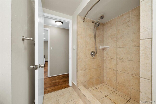 Building Photo - 14 Hemlock Hill