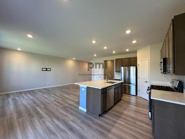 Building Photo - 8366 Kannon Dr