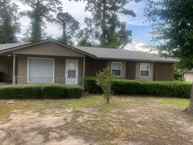 Building Photo - 3107 Scenic Dr