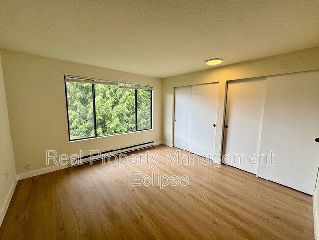 Building Photo - 17319 Stone Ct N