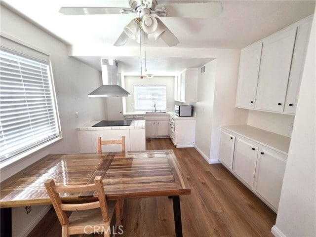 Primary Photo - 4773 Larwin Ave